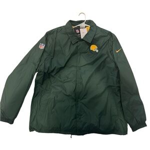 NWT Green Bay Packers On-Field Light Rain Jacket